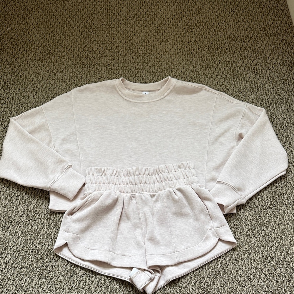Yogalicious Sz XS Oatmeal Tan Short Set EUC Worn Once